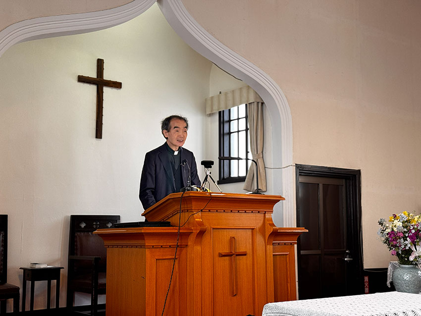 桜山教会で最後のメッセージを語る田中牧師