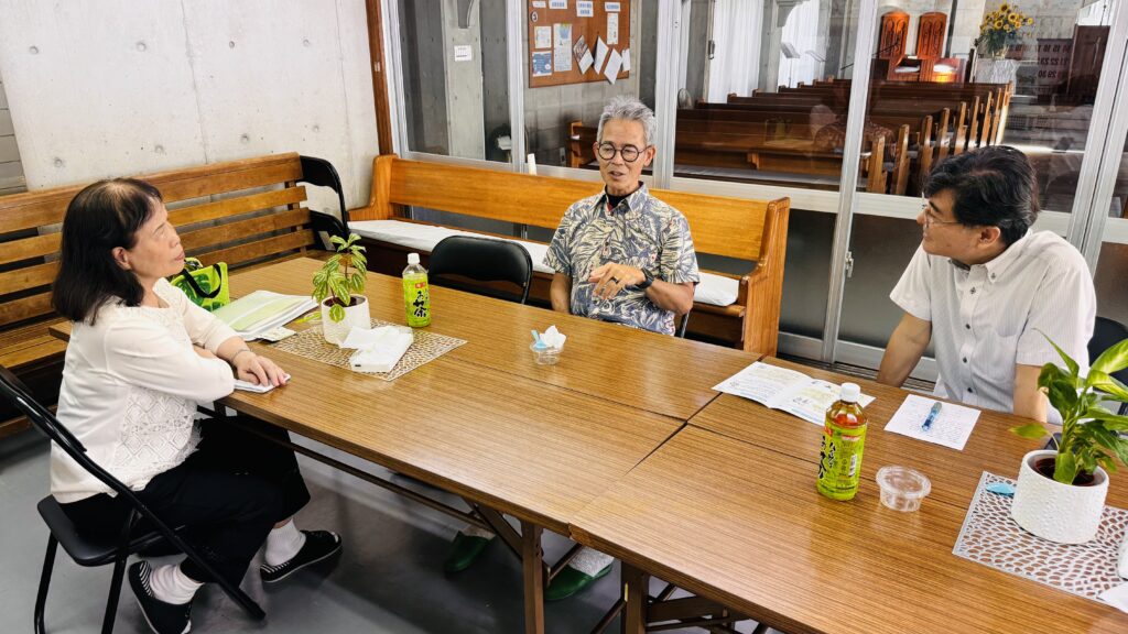 右端は喜瀬牧師